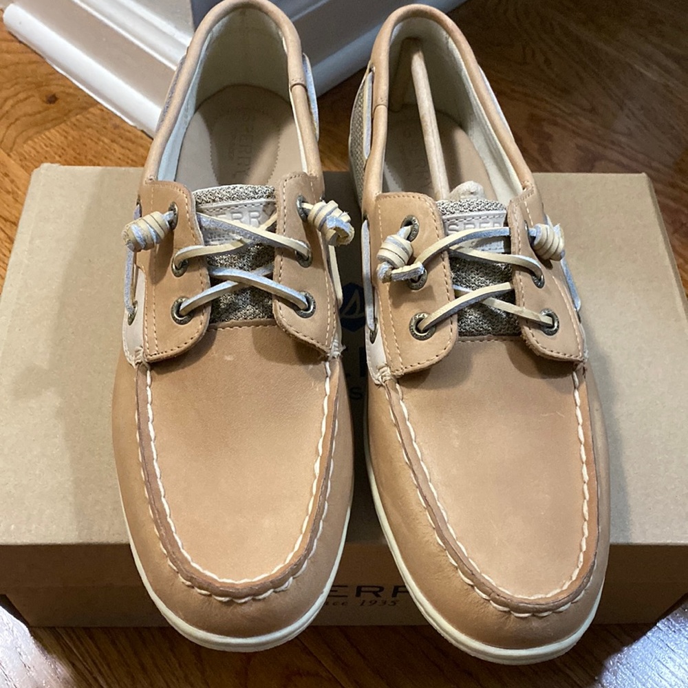 BRAND NEW Sperry top- sider